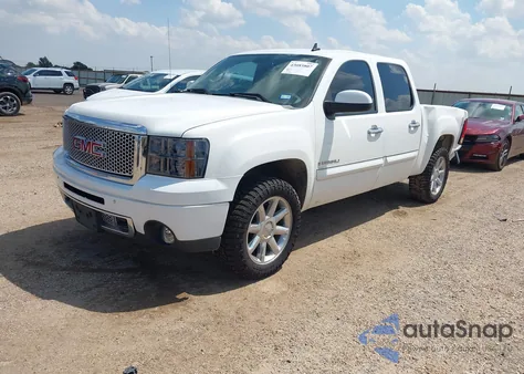 2009 GMC Sierra 1500 Denali z USA, uszkodzony, nr VIN 3GTEK032X9G264476